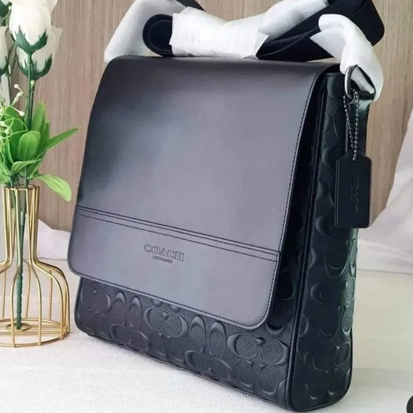 NWT Coach Houston Map Bag In Signature Leather. - Picture 2 of 6